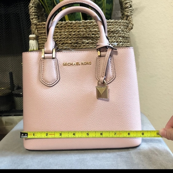 Michael Kors small purse - Picture 4 of 8